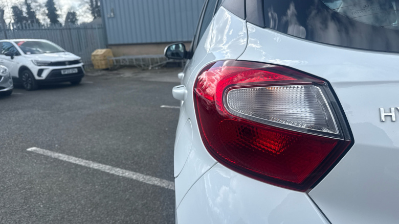 Hyundai i10 1.0 MPi SE Connect 5dr Petrol Hatchback